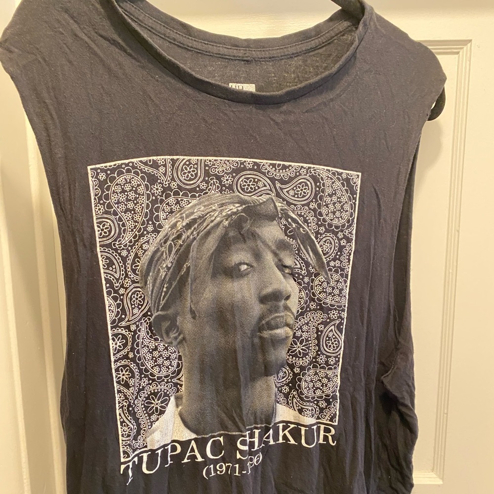 Tupac shirt